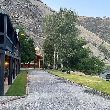 Steelhead Lodge Lucile Exterior photo