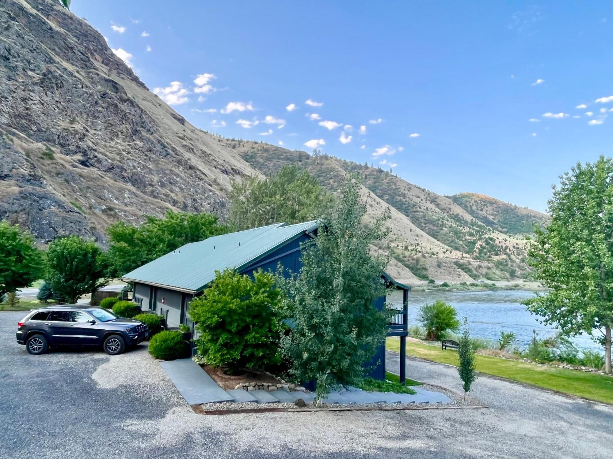 Steelhead Lodge Lucile Exterior photo