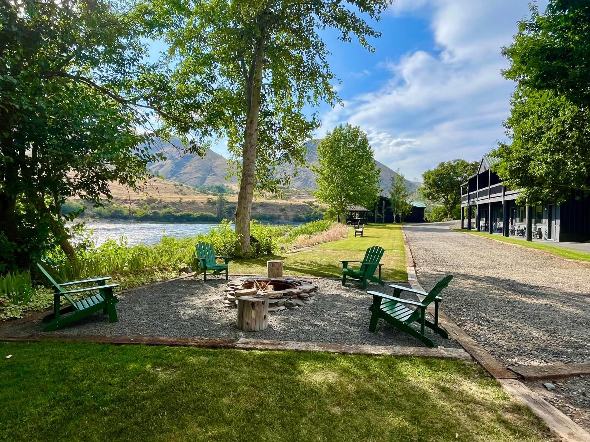 Steelhead Lodge Lucile Exterior photo